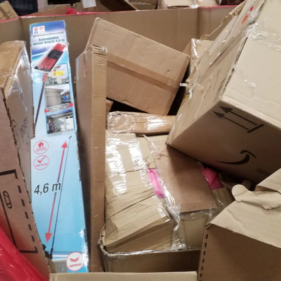 PALLET CONTAINING ASSORTED PRODUCTS INCLUDING FOLDABLE PLASTIC STORAGE BOX, EXTENDABLE WATER BRUSH 7M, BEDSIDE TABLE & WAX MELTER
