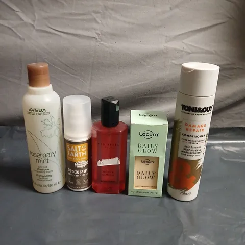 APPROXIMATEY 20 ASSORTED HEALTH AND BEAUTY PRODUCTS TO INCLUDE - AVEDA SHAMPOO - LACURA DAILY GLOW AND TONI & GUY CONDITIONER