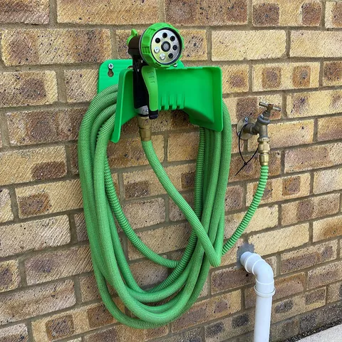 GRUMPY GARDENER REINFORCED EXPANDABLE HOSE WITH ACCESSORIES.