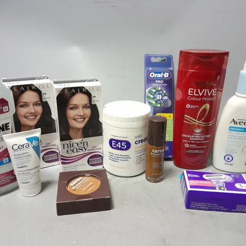 APPROX 15 ASSORTED BEAUTY PRODUCTS TO INCLUDE E45 CREAM, CERA VE HAND CREAM, DOVE HAND WASH, ETC