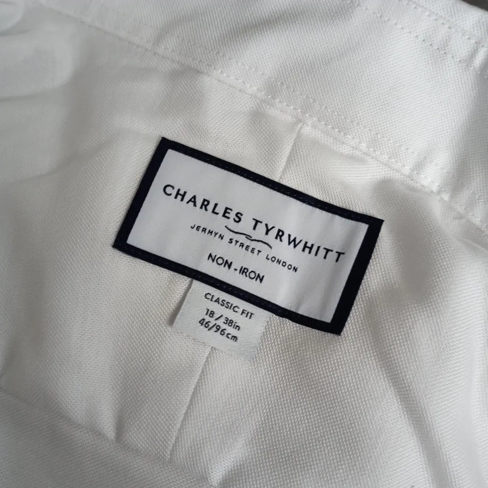 CHARLES TYRWHITT NON-IRON CLASSIC FIT WHITE SHIRT – NECK 18IN / SLEEVE 38IN