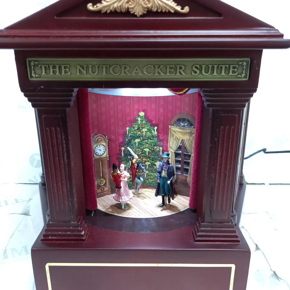 BOXED MR CHRISTMAS MUSICAL NUTCRACKER SUITE SCENE CHANGER