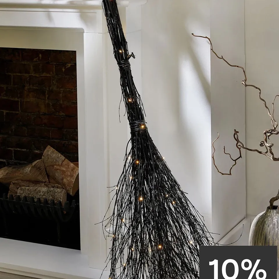 DECORATIVE PRE LIT HALLOWEEN BROOM
