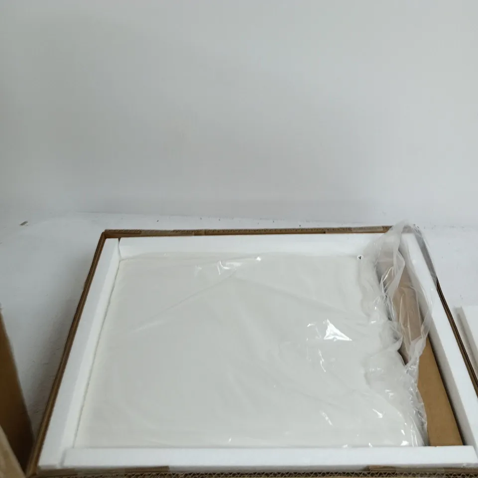 FLAT-PACK WHITE SIDE STOOL – BOXED