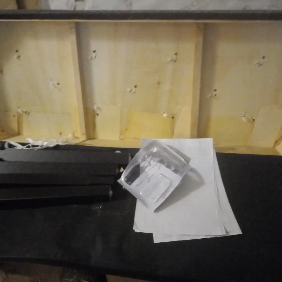 BOXED WARWICK VELVET BENCH