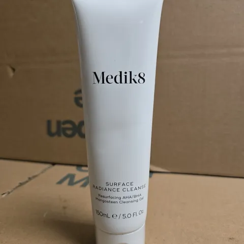 MEDIK8 SURFACE RADIANCE CLEANSE 150ML – RESURFACING AHA/BHA MANGOSTEEN CLEANSING GEL