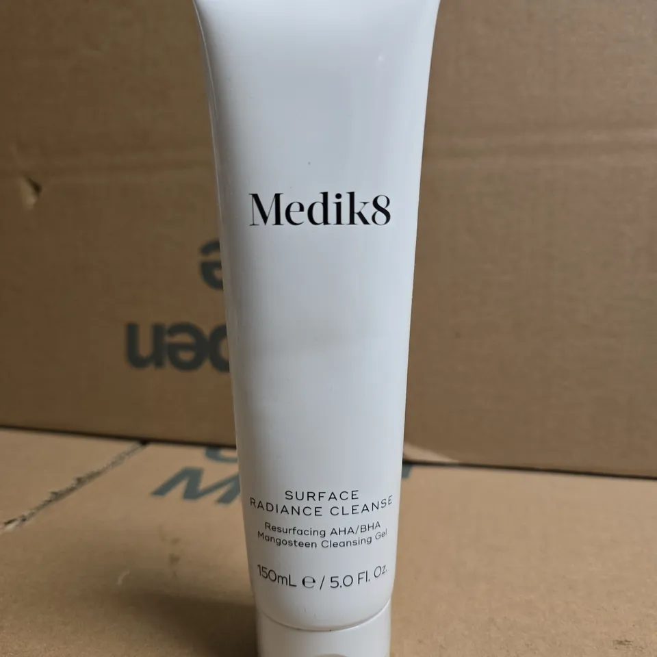 MEDIK8 SURFACE RADIANCE CLEANSE 150ML – RESURFACING AHA/BHA MANGOSTEEN CLEANSING GEL