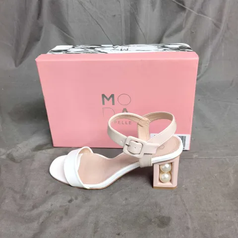 MODA IN PELLE WOMEN'S SANDALS - WHITE STRAPPY HEEL WITH PEARL-ACCENT BLOCK HEEL, UK 6 (EU 39)