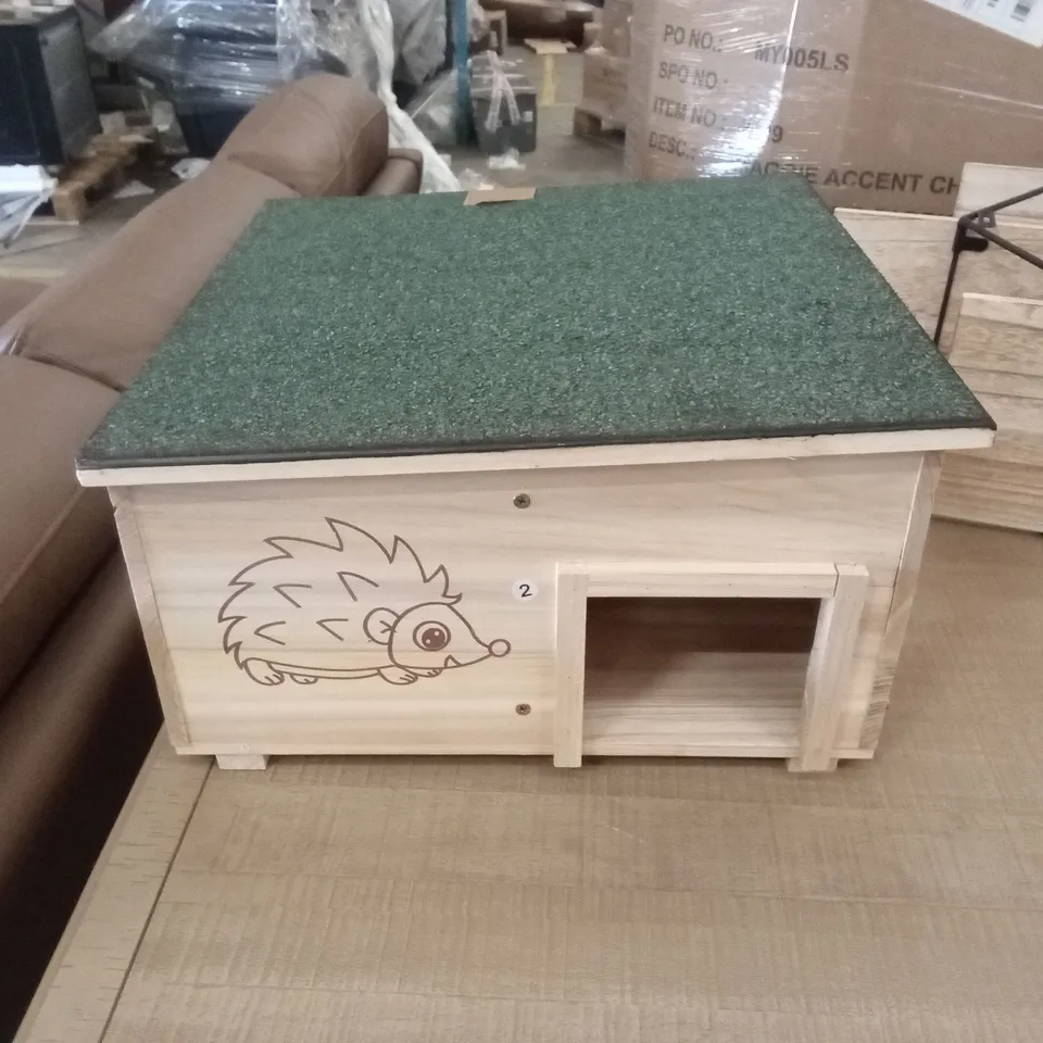 FENTON WEATHER RESISTANT HAMSTER HOUSE
