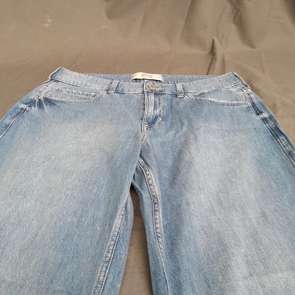 HOLLISTER LOW RISE BAGGY LIGHT DENIM JEANS - 8R