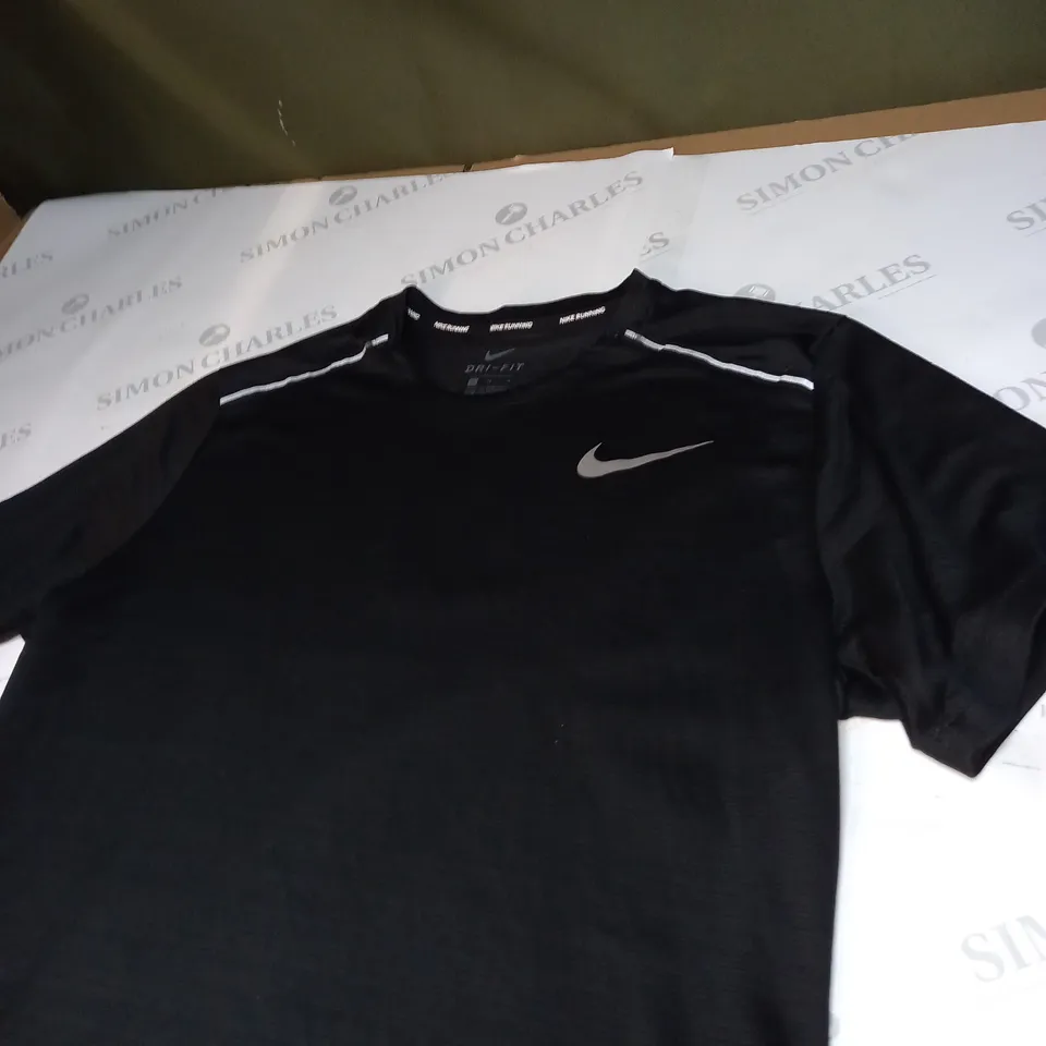 NIKE RUNNING T-SHIRT SIZE M