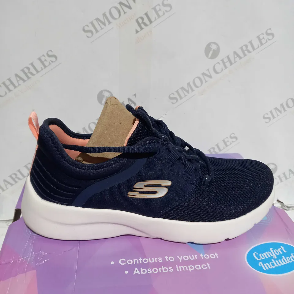 BOXED PAIR OF SKECHERS MEMORY FOAM MESH TRAINERS IN NAVY SIZE 6