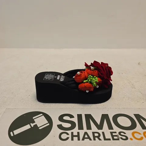 AMH DESIGN IN CHINA FLORAL EMBELLISHED SLIDE SANDALS β WOMEN'S UK 36