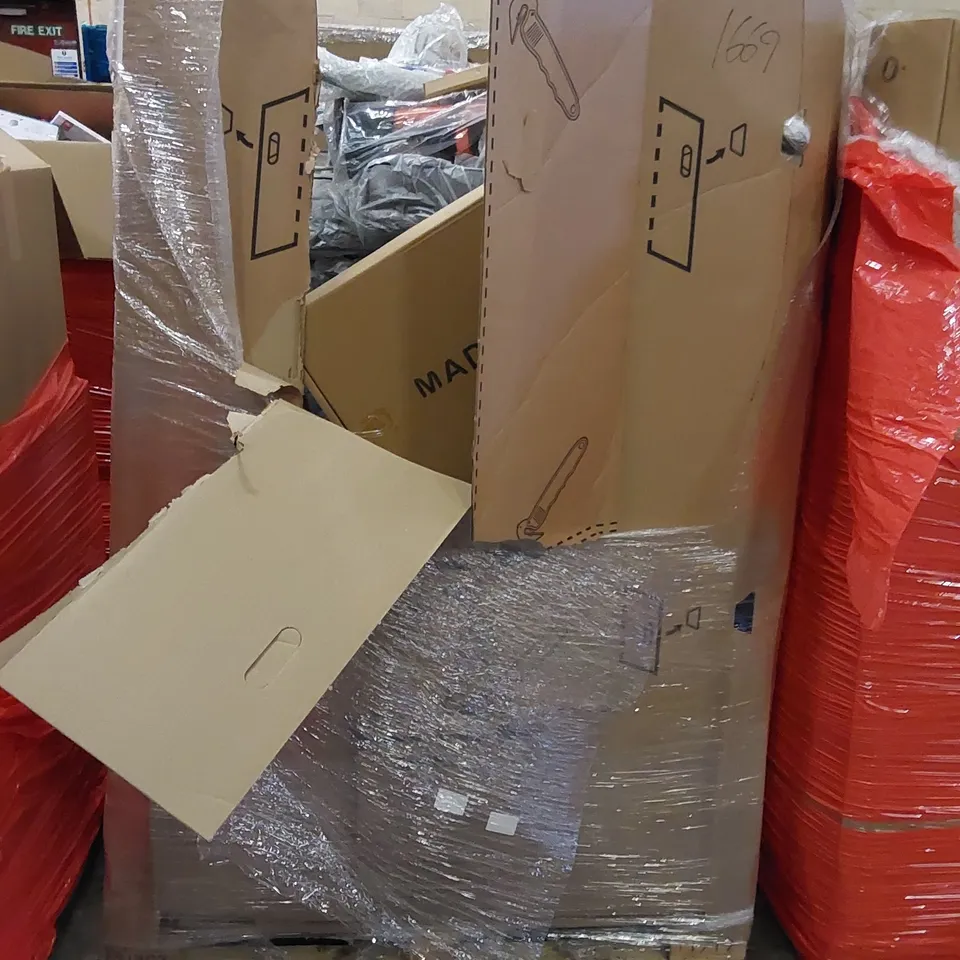 PALLET OF ASSORTED HOUSEHOLD ITEMS AND CONSUMER PRODUCTS. INCLUDES MANUAL PUMPS, LAUNDRY BASKE, DISH DRAINER RACKS ETC 