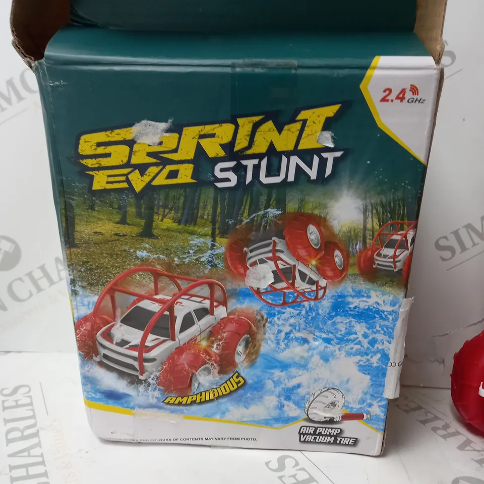 BOXED MAX TRONIC SPRINT EVO STUNT REMOTE CAR 