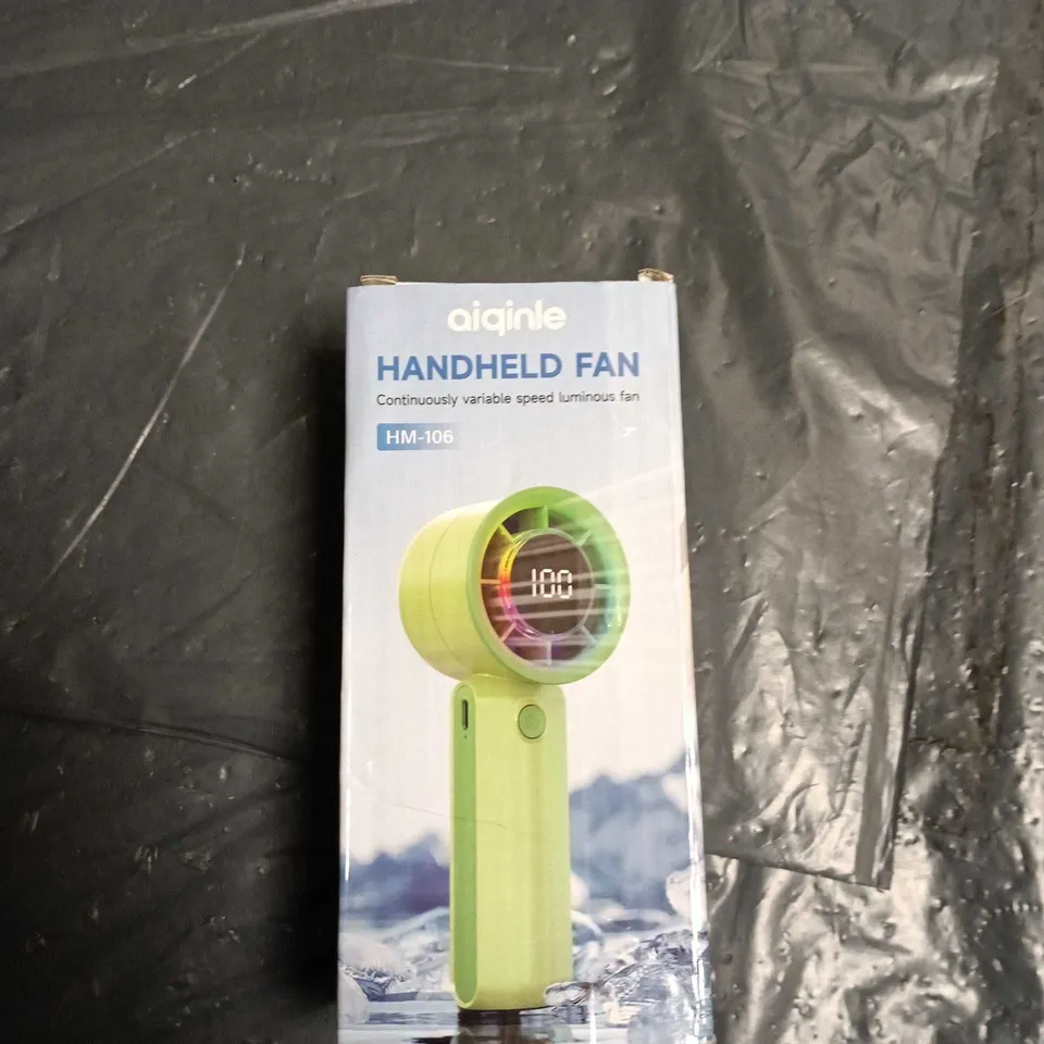 BOX OF APPROXIMATELY 40 ASSORTED ITEMS TO INCLUDE: TORCH, MINI HANDHELD FAN AND SCIENTIFIC CALCULATOR 