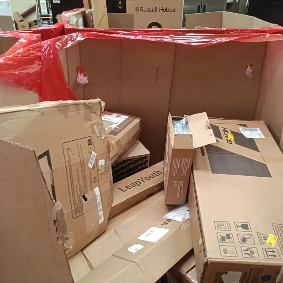 PALLET OF ASSORTED HOUSEHOLD GOODS AND PRODUCTS TO INCLUDE; 60 ROTARY AIRER 4 ARM,SENSORY PLAY TRAY SET,COOKING TRAY