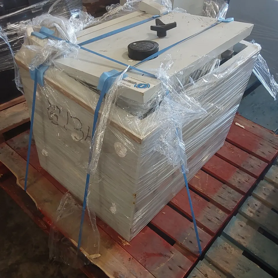 ASSOCIATED SECURITY HEAVY DUTY SECURITY SAFE