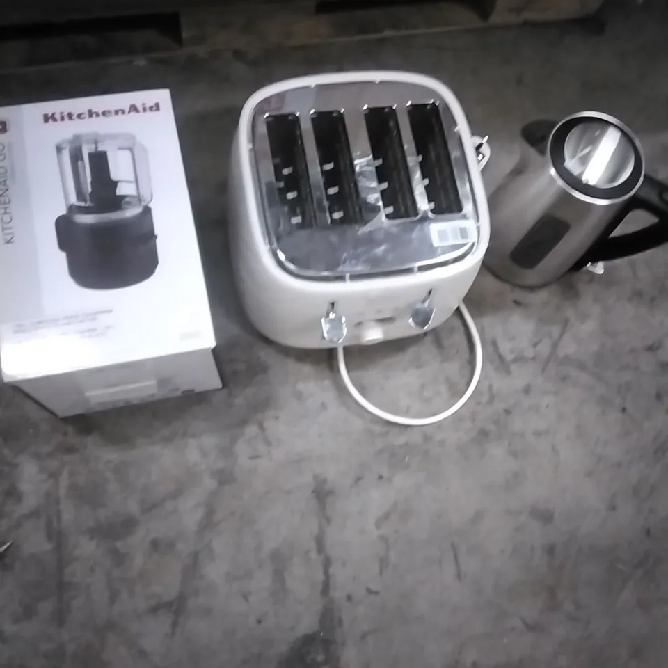 PALLET TO CONTAIN ELECTRICAL HOUSEHOLD GOODS INCLUDING; TOASTER, CORDLESS FOOD CHOPPER, KETTLE