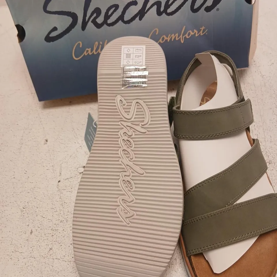 SKECHERS CALIFORNIA COMFORT GREEN SANDALS – UK 5 (EU 38) WOMENS