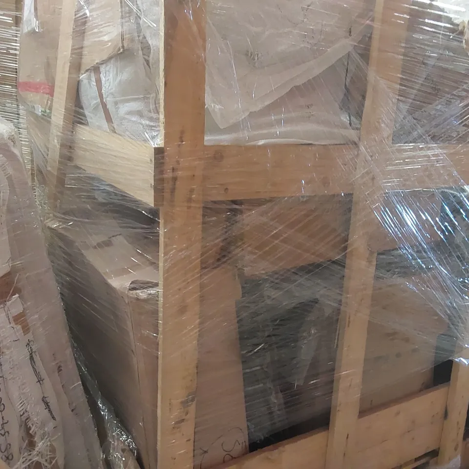 PALLET CONTAINING A VERY LARGE QUANTITY OF ASSORTED BOXING ITEMS
