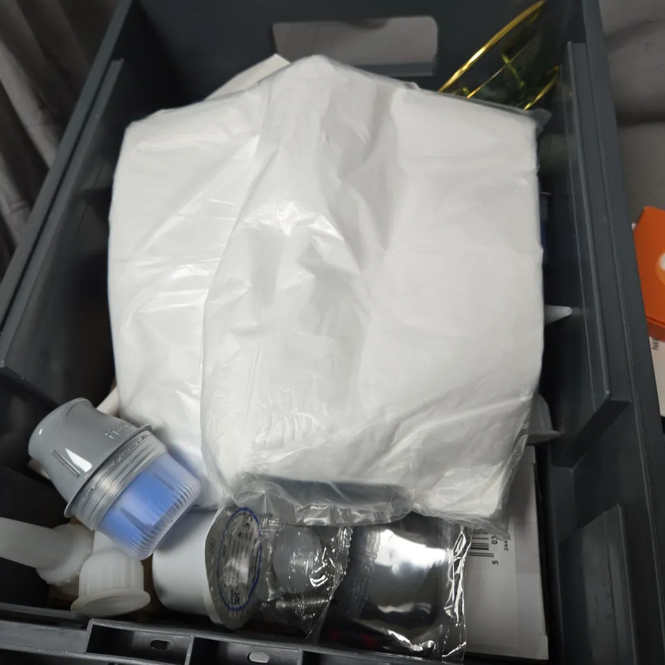 APPROXIMATELY 20 ASSORTED HOUSEHOLD ITEMS INCLUDING NEEDLE DISPOSABLE CARTRIDGE , QUIET EARPLUGS AND PLASTIC CUTLERY SET 