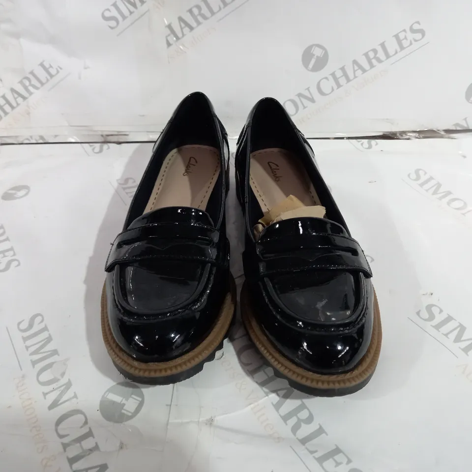 CLARKS WOMENS PUMPS SIZE UNKNOWN