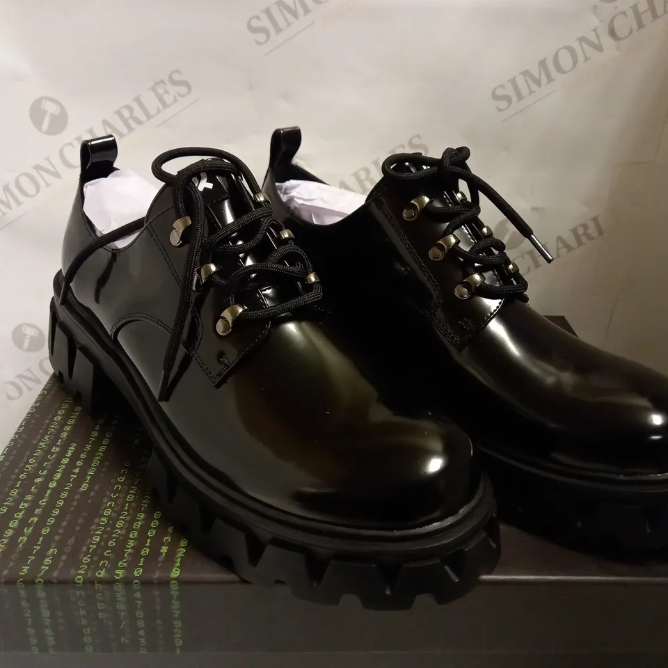 KOI VEGAN BLACK MENSIS CYBER SHOES - SIZE 10