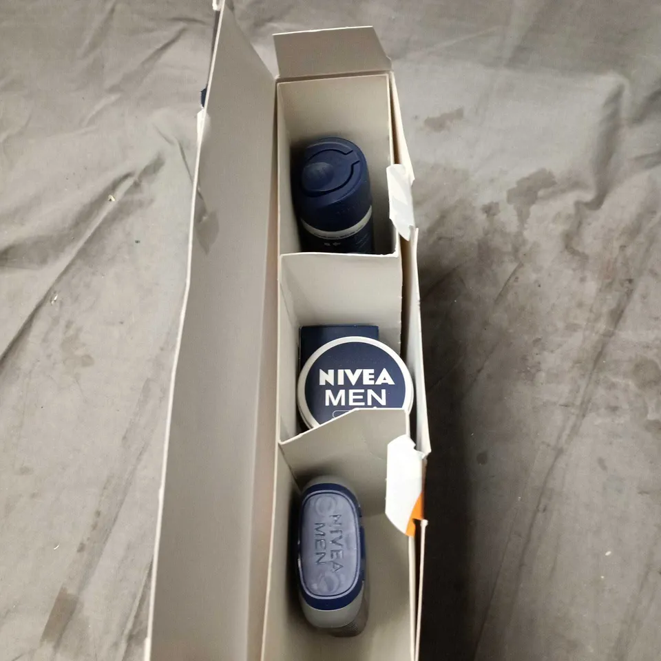 NIVEA MEN SKINCARE KIT TO INCLUDE SHOWER GEL, FACE WASH ETC