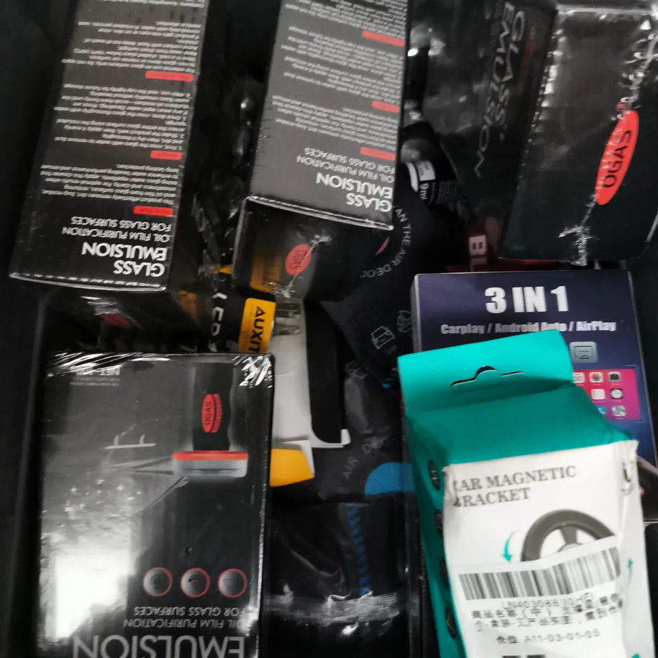 APPROXIMATELY 15 ASSORTED VEHICLE PARTS/ACCESSORIES TO INCLUDE WHEEL BEARING WEIGHTS, REUSABLE DEHUMIDIFIER, GLASS EMULSION ETC  