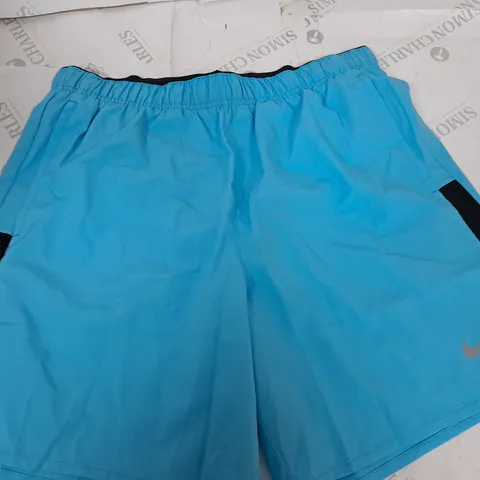 NIKE STANDARD FIT 7" LENGTH BLUE SHORTS - L