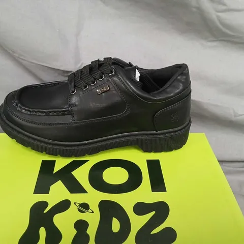 BRAND NEW BOXED KOI KIDZ PLAYFUL TREK KIDZ LACE UP SHOES – BLACK, UK 2