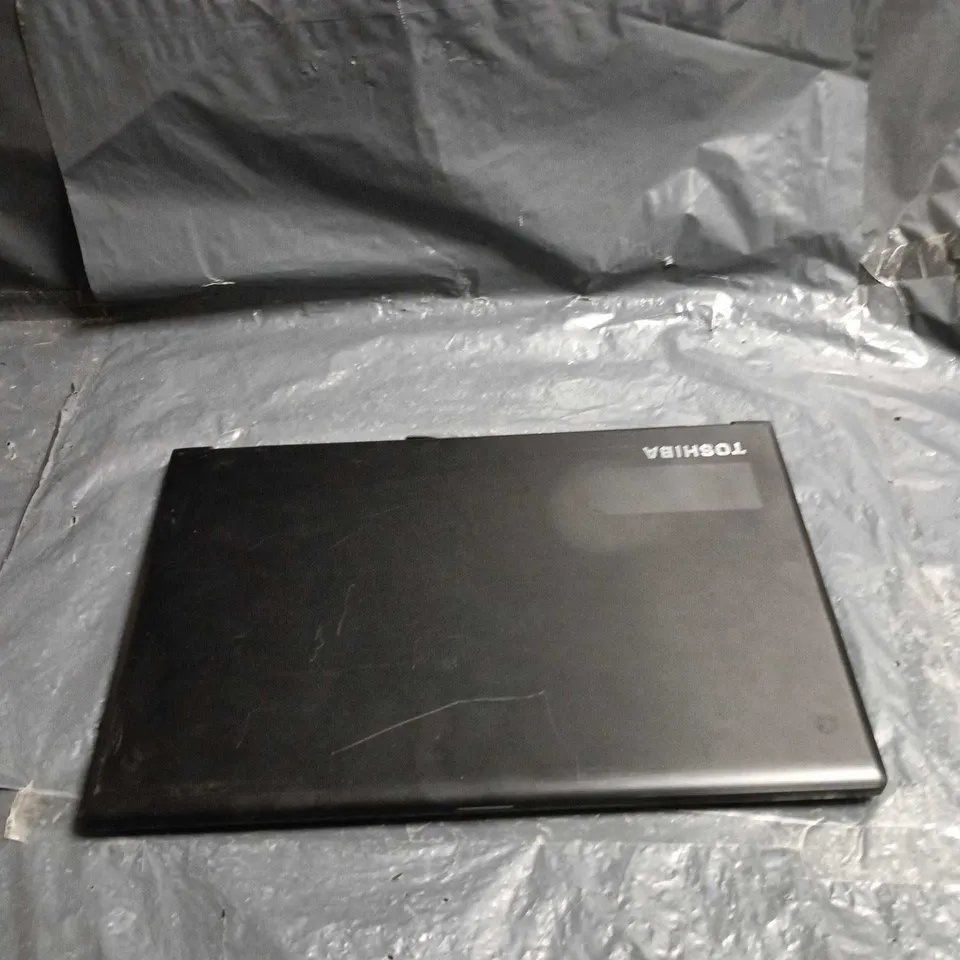 TOSHIBA SATELLITE PRO R50-B-12P LAPTOP - SEVERAL MISSING KEYS