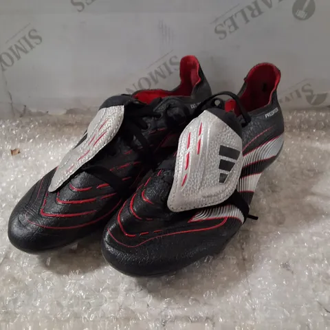 ADIDAS PREDATOR FOOTBALL BOOTS – BLACK/RED, UK 6 (EU 39)
