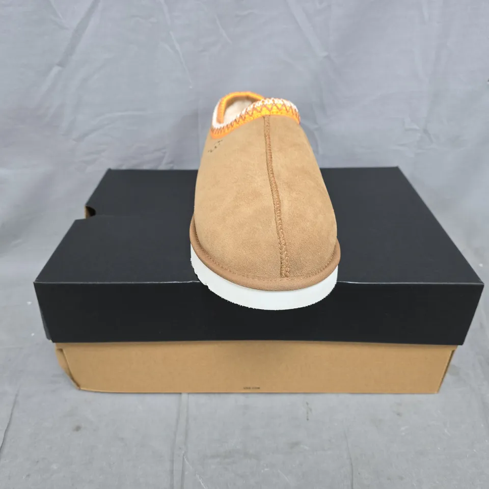 BOXED PAIR OF UGG TASMAN SHOES IN TAN SIZE UK 11