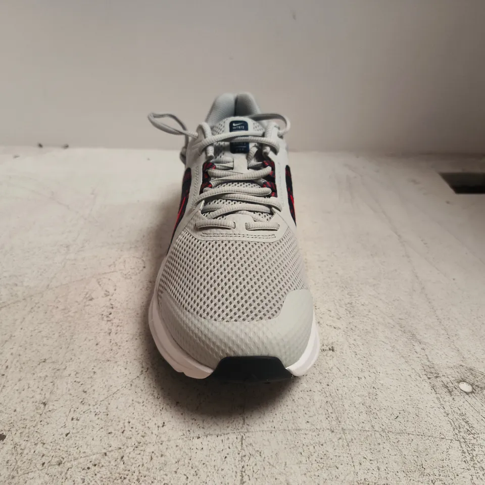BOXED PAIR OF NIKE RUN SWIFT 2 TRAINERS IN PLATINUM/RED SIZE UK 10.5