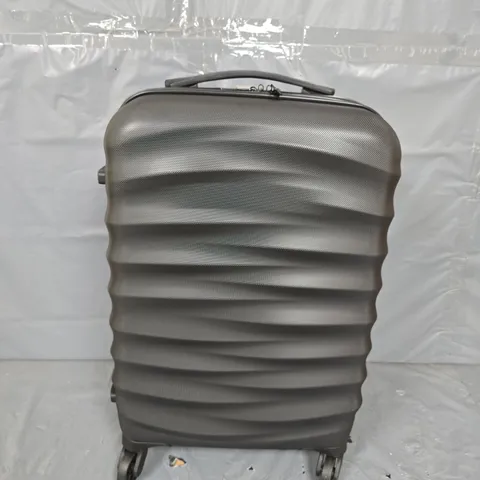IT LUGGAGE BLACK HARDSHELL SUITCASE - CABIN