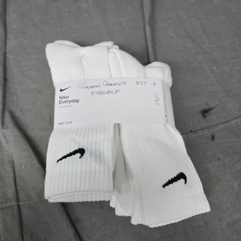 NIKE EVERYDAY COTTON CUSHIONED CREW SOCKS IN WHITE - 8-11