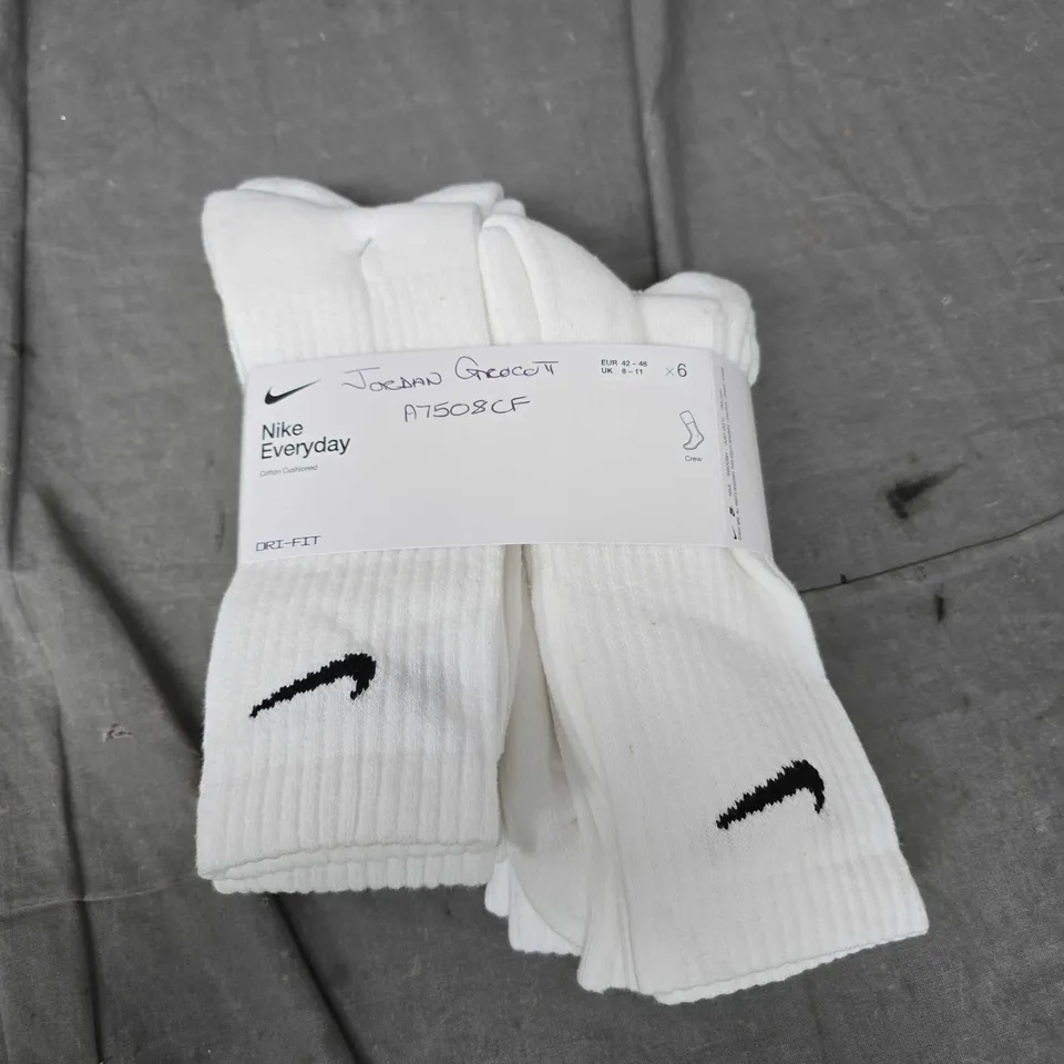 NIKE EVERYDAY COTTON CUSHIONED CREW SOCKS IN WHITE - 8-11
