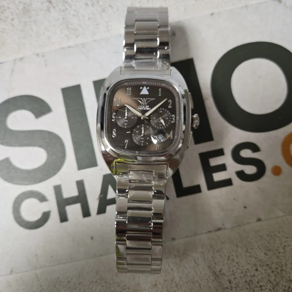 VICKERS ARMSTRONGS CHRONOGRAPH WRISTWATCH – STAINLESS STEEL BRACELET 