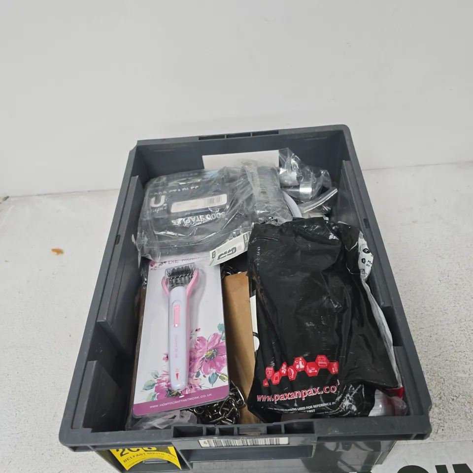 TOTE OF APPROXIMATELY 12 ASSORTED ITEMS TO INCLUDE: ZIG AND FLOATER HOOKLINK