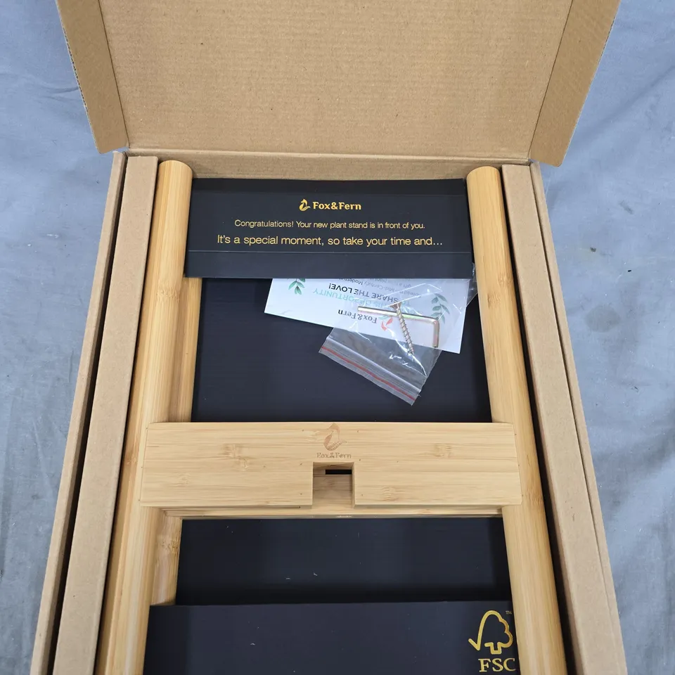 FOX & FERN PLANT STAND