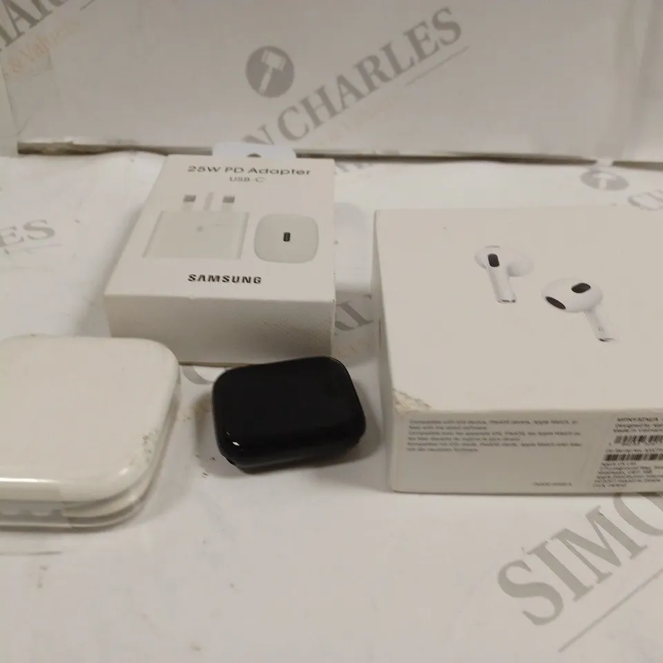 APPROXIMATELY SIX ASSORTED PRODUCTS TO INCLUDE; CHARGERS, HEADPHONES AND SMART WATCH FACE