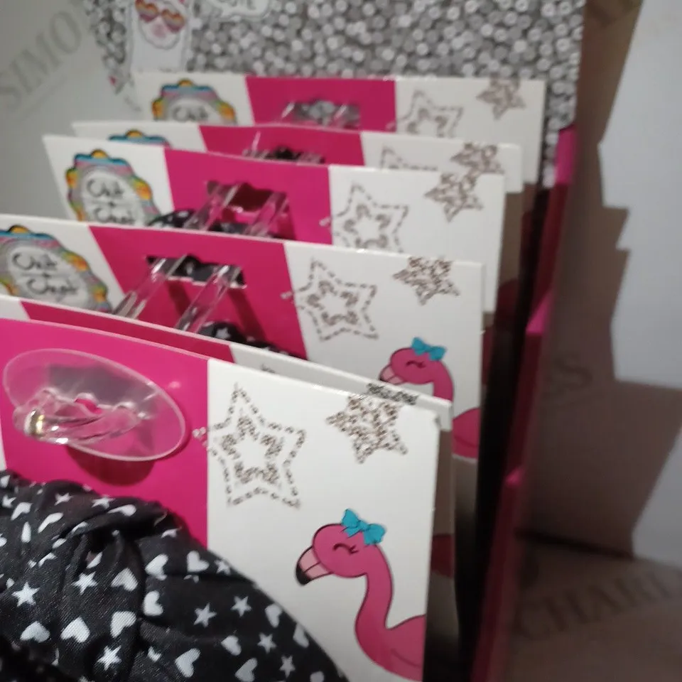 LOT OF APPROX 8 X 6 CHIT CHAT HAIRBAND SETS 
