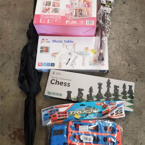 PALLET CONTAINING ASSORTED PRODUCTS INCLUDING UMBRELLA, TOY DOLL HOUSE, MUSIC TABLE, WALKING CANE, CHESS SET & DEFORMED TRUCK TOY