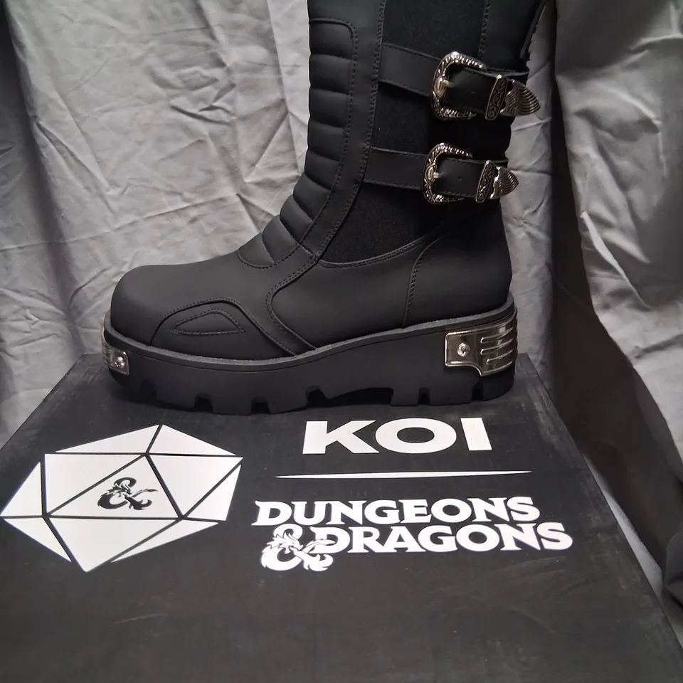 BRAND NEW BOXED KOI X DUNGEONS AND DRAGONS UNCANNY DIDGE ROGUE MILITARY BOOTS BLACK SIZE 4
