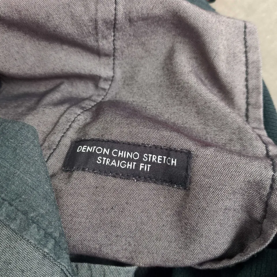 TOMMY HILFIGER CHINO STRETCH TROUSERS, NAVY, STRAIGHT FIT – SIZE UNSPECIFIED