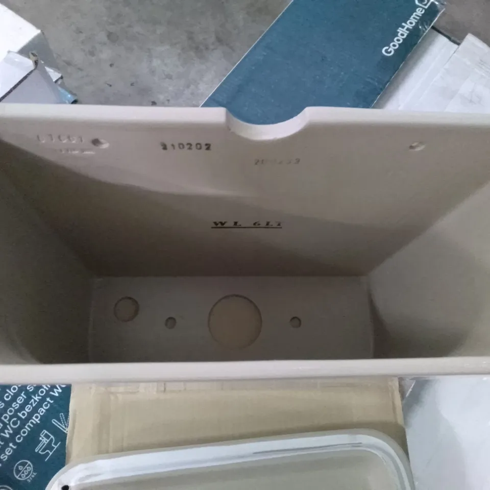 CUR CLOSE COUPLED CISTERN - WHITE