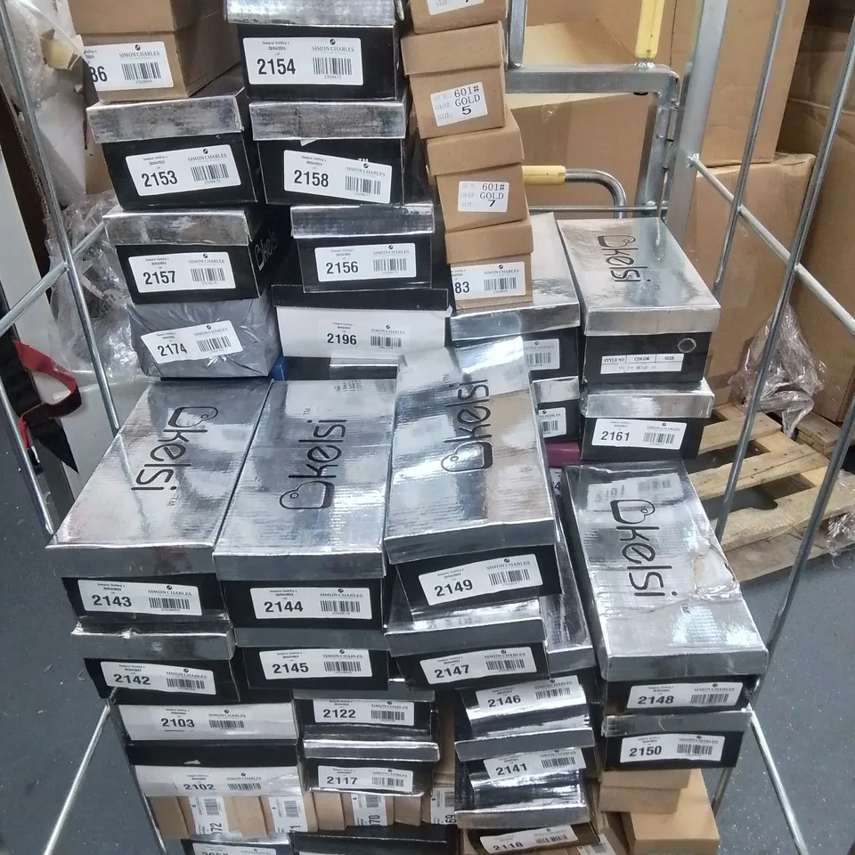 LOT OF 77 ASSORTED BOXED PAIRS OF SHOES IN VARIOUS SIZES TO INCLUDE KELSI, CLARA'S AND MIRAK 