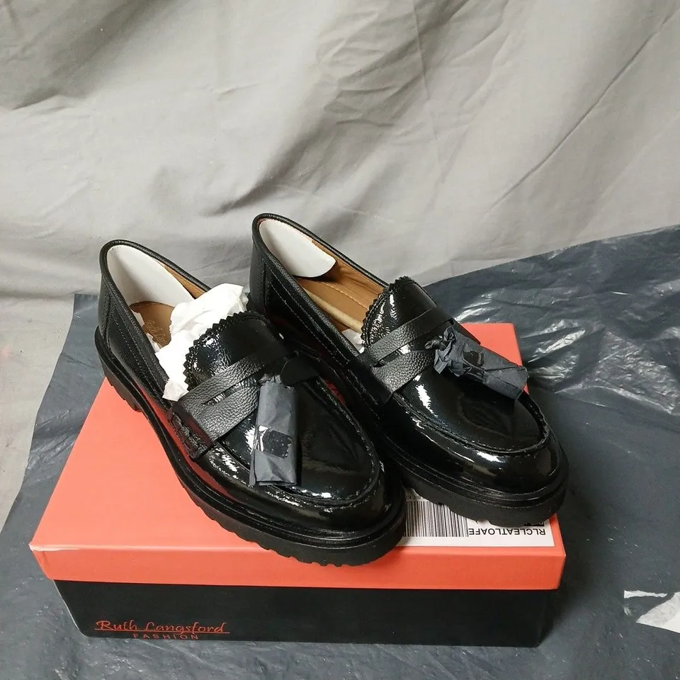 RUTH LANGSFORD BLACK PATENT LEATHER SHOES SIZE 40 BOXED